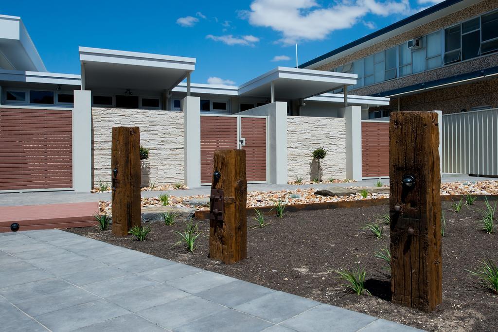 Loxton Courthouse Apartments ภายนอก รูปภาพ